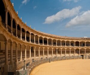 Qué sitios son famosos para visitar en Cartama